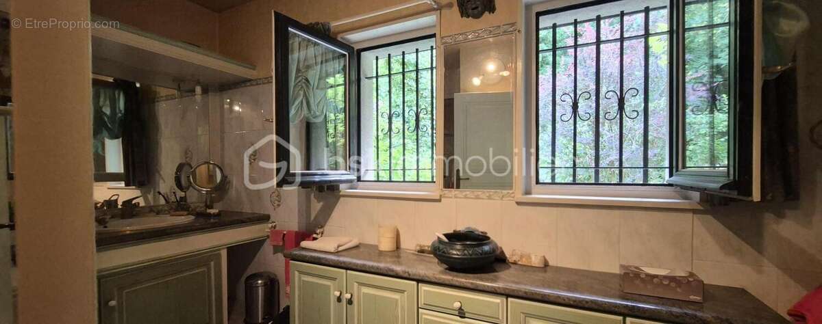 Maison spacieuse avec sous sol total et verranda – Vente unique - photo 10