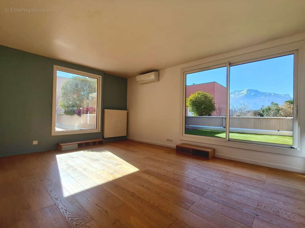 Appartement à POISAT