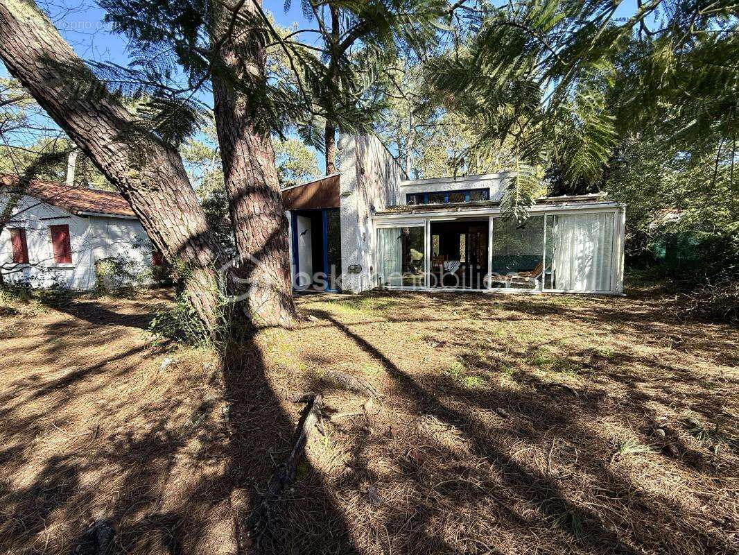 Maison à LES MATHES