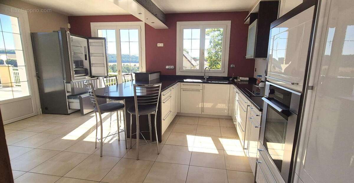 Belle Propriété Contemporaine ou Superbe Villa de 166 m² entièrement rénovée avec sa Piscine sécurisée de 40 m², Balcon, Terrass - photo 2