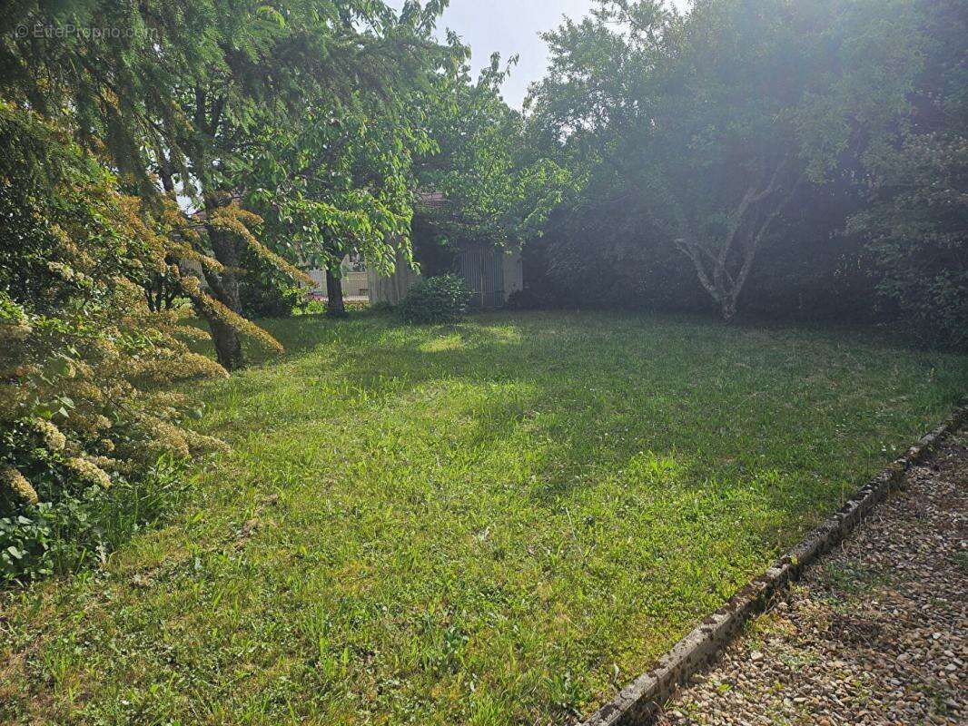 Maison à MIREBEAU-SUR-BEZE