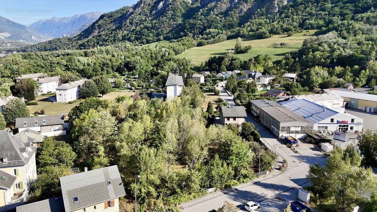 (73) SAINT JEAN DE MAURIENNE  - Rare Terrain constructible - Proche centre ville - Opportunité rare - 4482m2 - photo 3