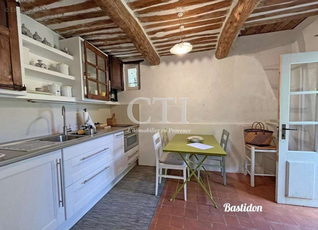 Maison à VAISON-LA-ROMAINE