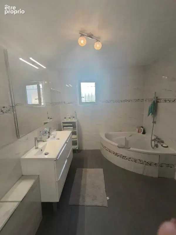 Roussillon - Belle maison individuelle  - terrain constructible - photo 8