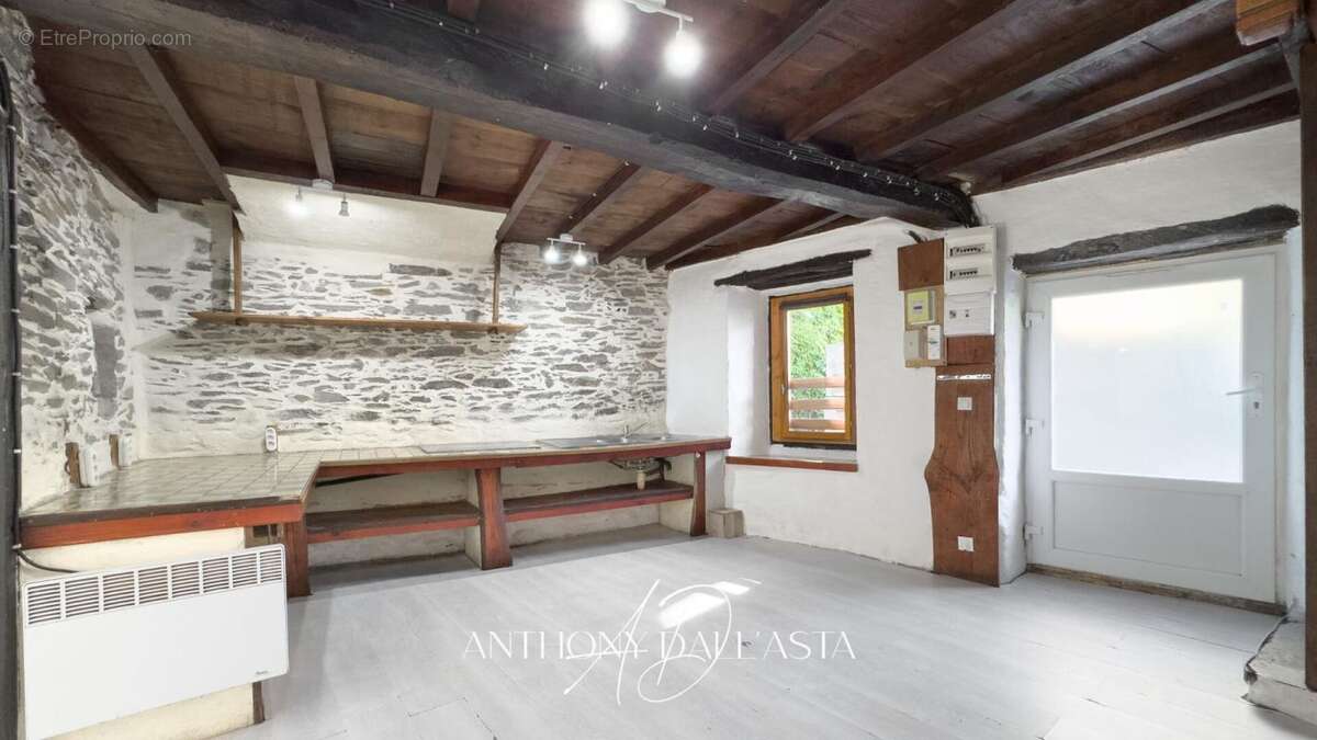 Maison à VILLARDONNEL