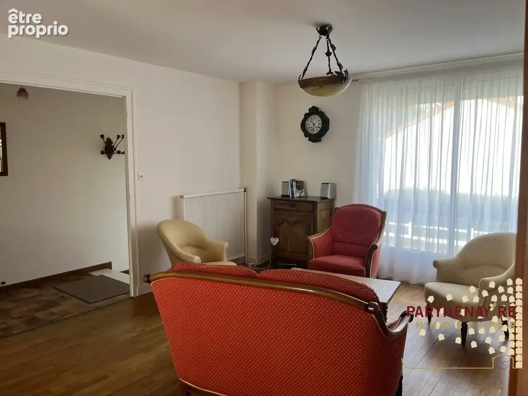Maison 92 m² à Parthenay  - photo 5