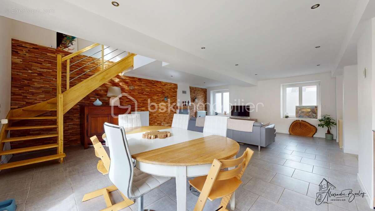 Maison à BAZOCHES-LES-GALLERANDES