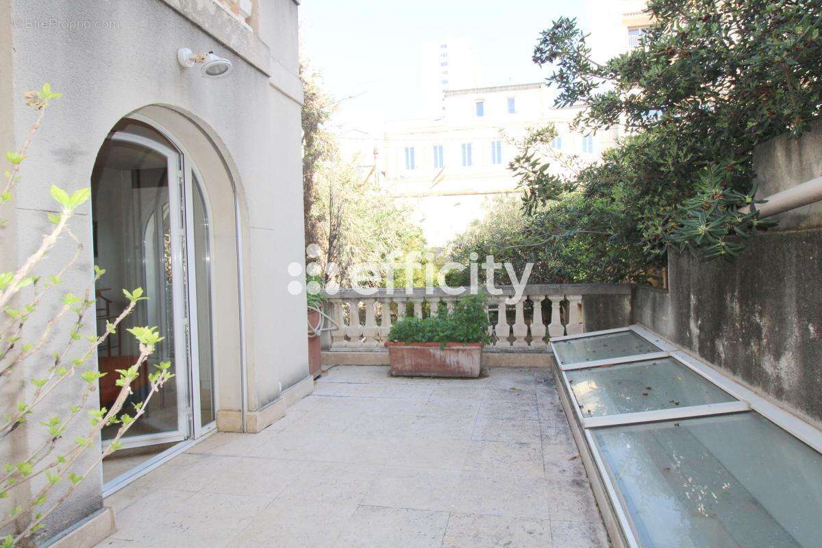 Appartement à MARSEILLE-7E