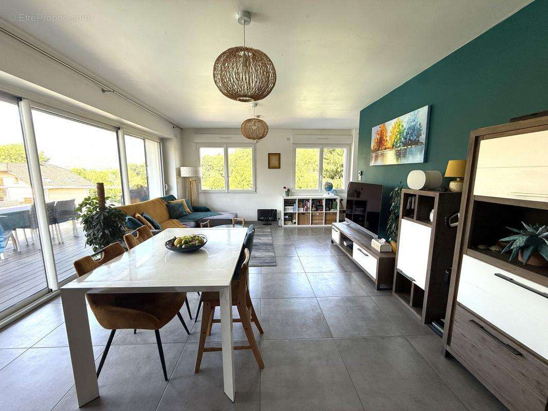 Appartement à VIVIERS-DU-LAC