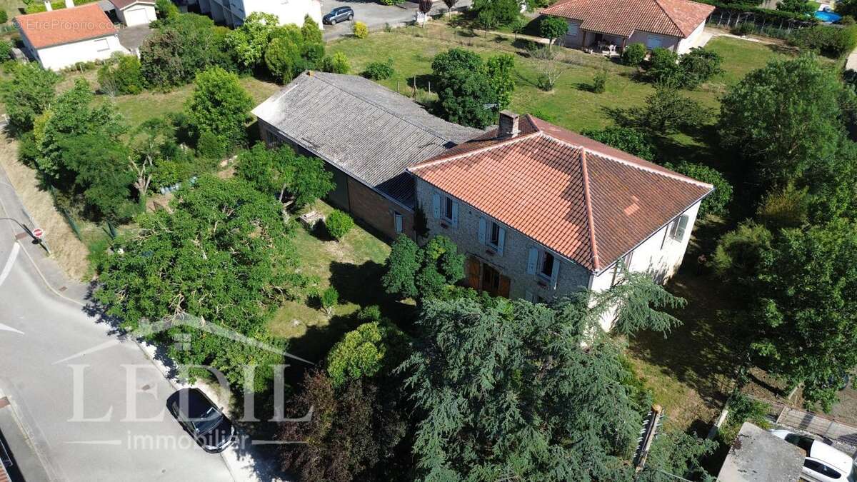 Maison à MAUVEZIN