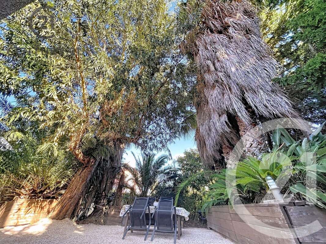 Maison à SAINT-LAURENT-DE-LA-SALANQUE