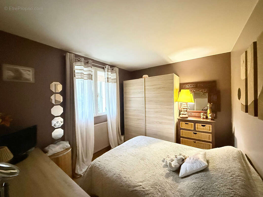 Appartement à SAVIGNY-LE-TEMPLE