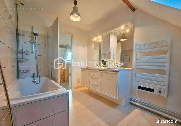 Maison à VARENNES-SUR-SEINE