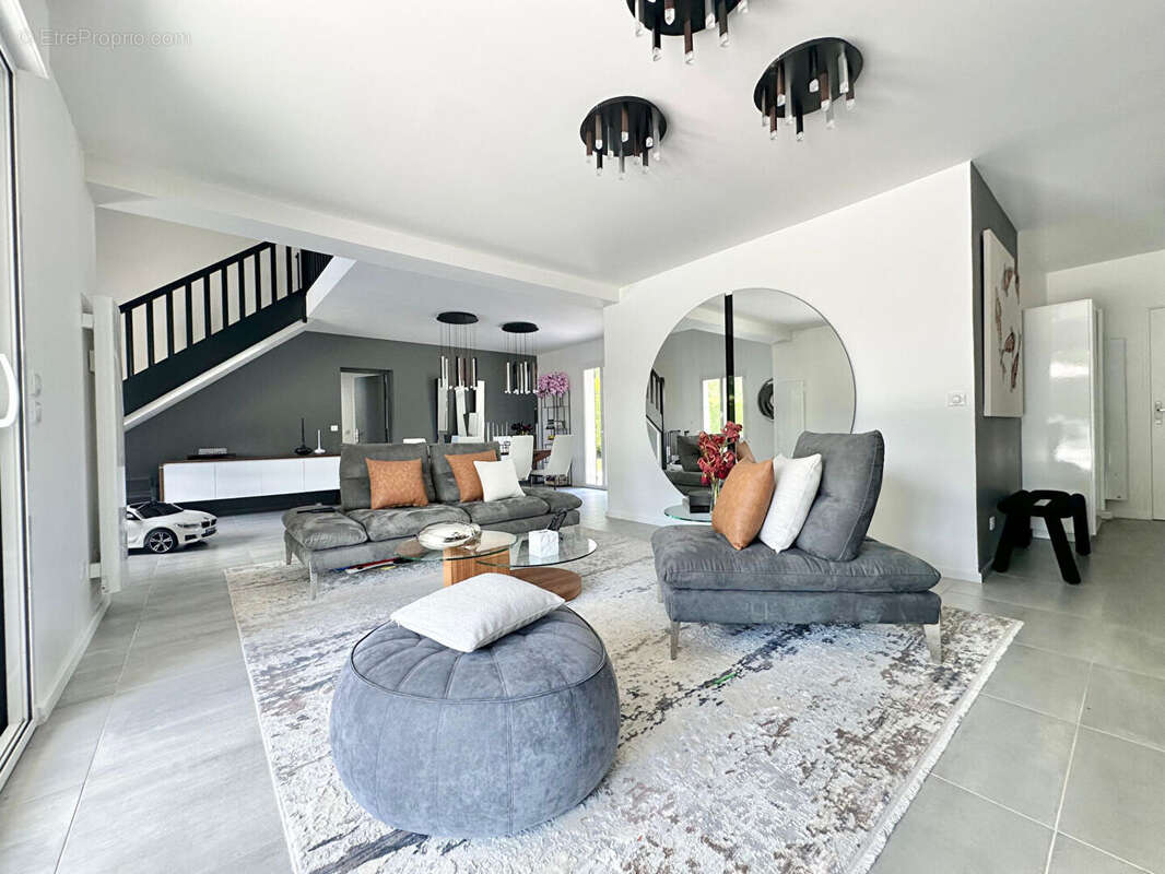 Maison à MAGNY-LE-HONGRE