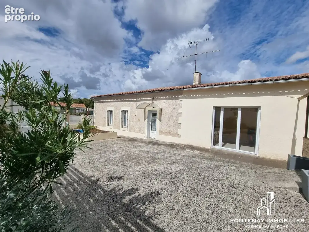 Maison 89 m² à Fontenay-Le-Comte  - photo 2