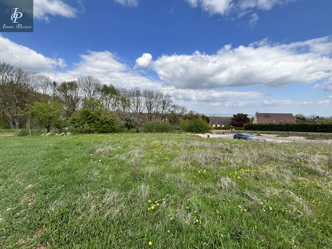 Terrain à HAUTEVILLE-LES-DIJON