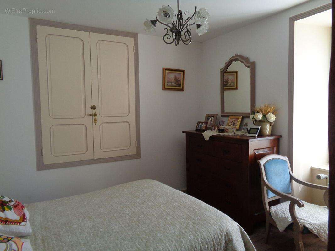 Maison à SAINT-BONNET-DE-MONTAUROUX