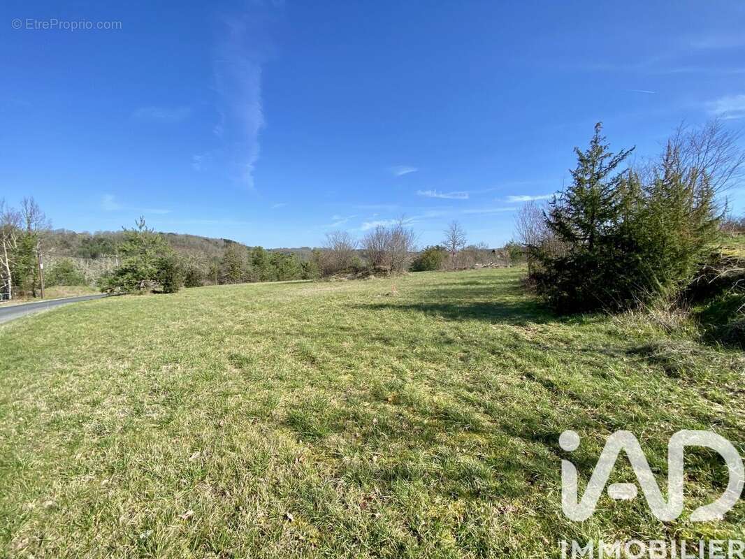 Terrain 2075 m² à Saint-Cybranet  - photo 2