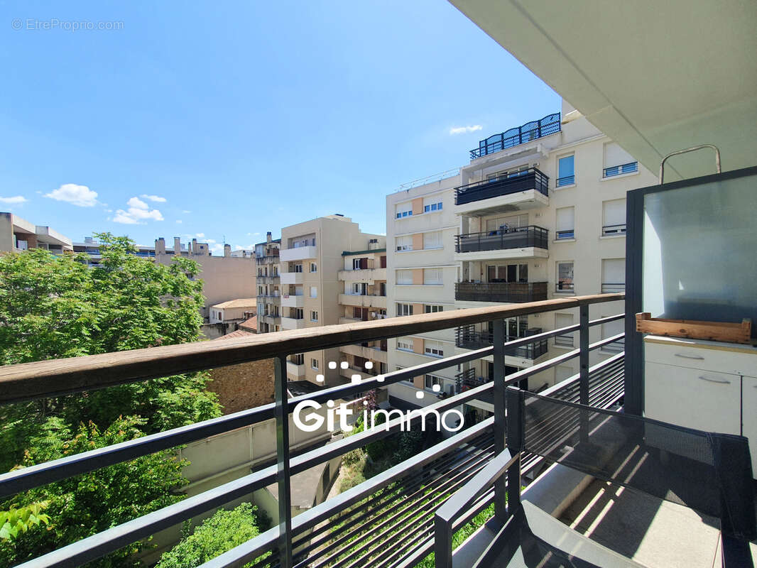 Appartement à MARSEILLE-4E