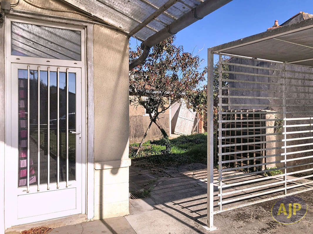 Maison à SAINT-LEGER-SOUS-CHOLET