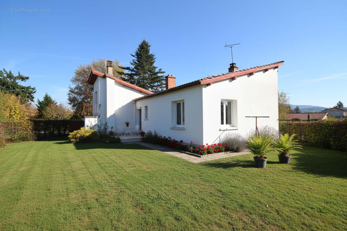 Maison à CHAZAY-D&#039;AZERGUES