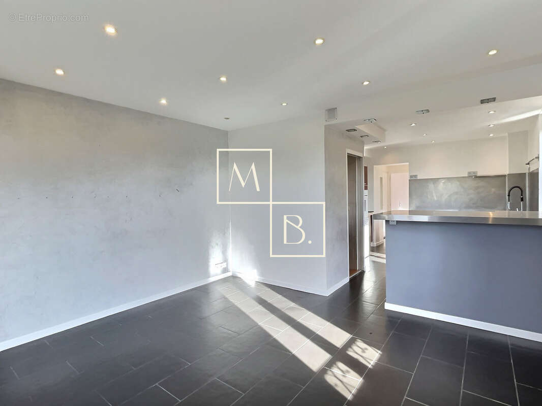 Appartement à CORBEIL-ESSONNES