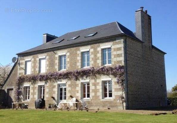 Maison à SAINT-SEVER-CALVADOS