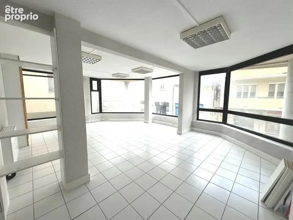 Commerce 97 m² à vendre à Romans-Sur-Isere (26100) - photo 2