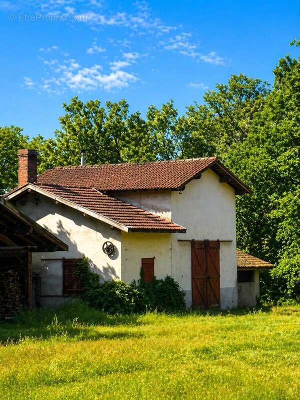 Maison à SALLES