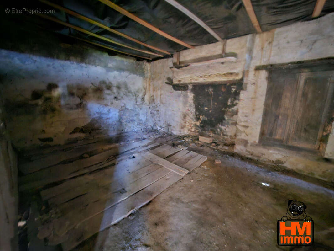 Maison à RILHAC-LASTOURS