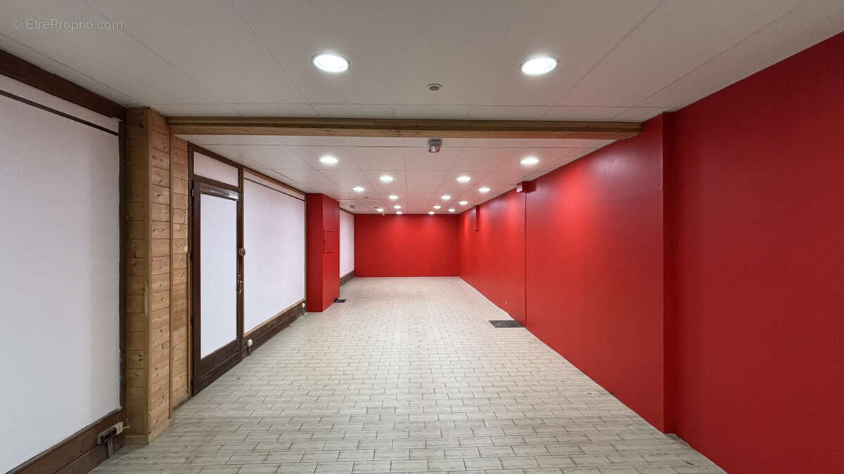 Commerce à TANINGES