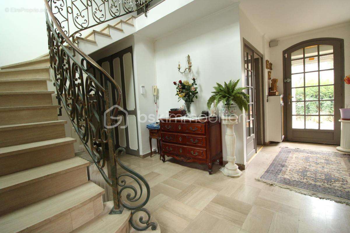 Maison individuelle de 7 pièces avec piscine - photo 3