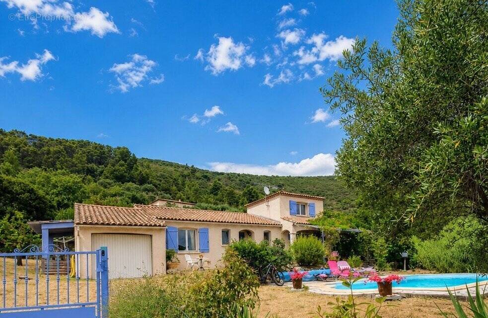 Photo 1 - Maison à ROQUEBRUN