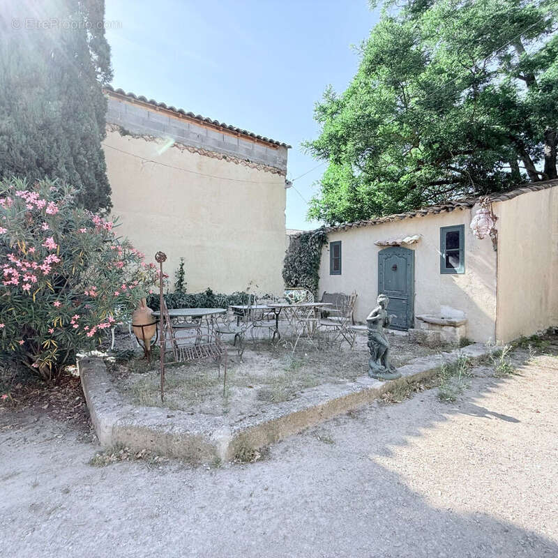 Maison Lespignan 14 pièce(s) 568.17 m2 - photo 5