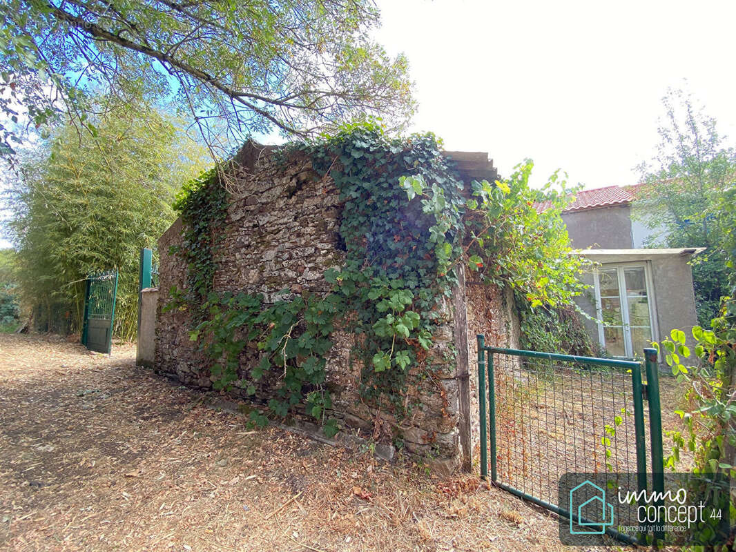 Maison à rénover avec dépendance et grand garage, Cheix-en-Retz, Immo Concept 44 - photo 4