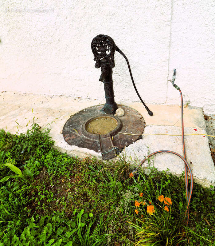 Maison à MONLEON-MAGNOAC