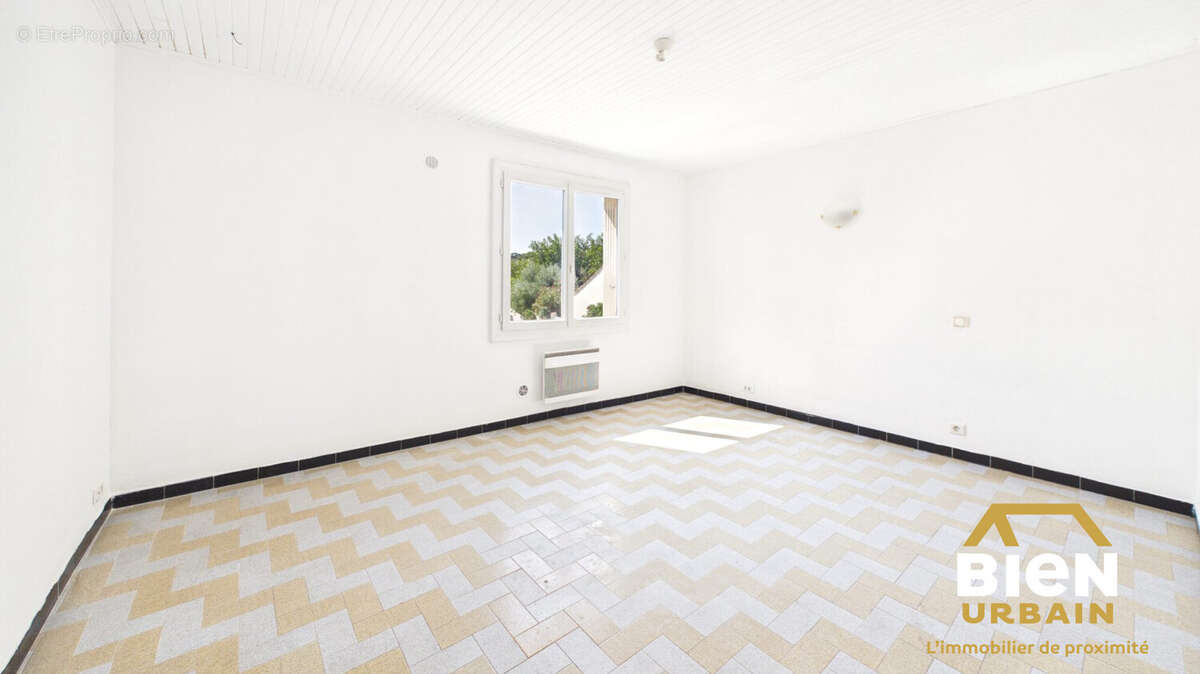 Appartement 140 m² à Garons  - photo 5