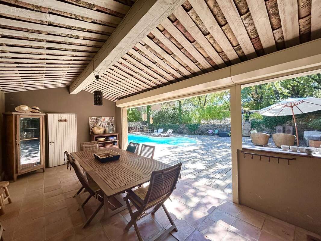 Bastide Provençale 6 pièces – 180 m² – GAREOULT - photo 17