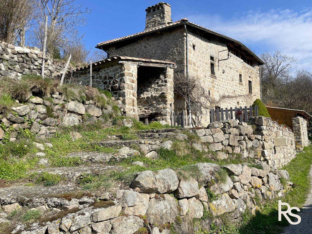 Maison à GENESTELLE