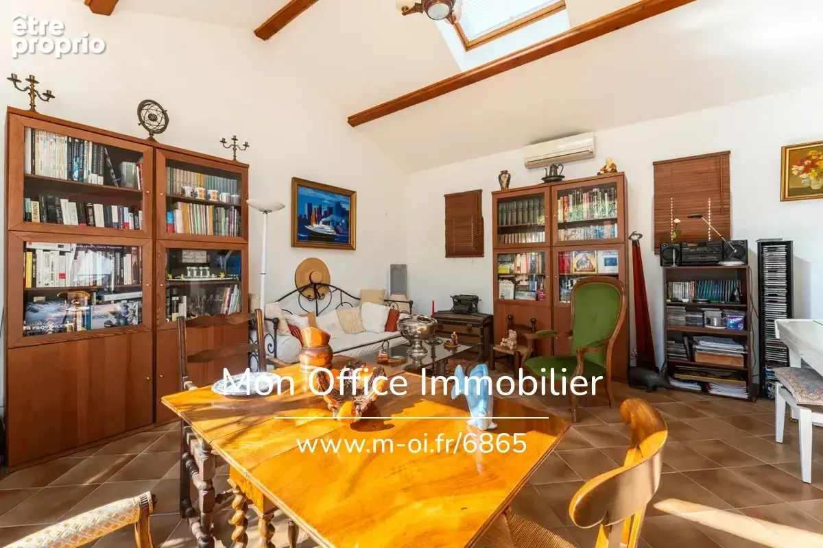 Référence : 7279-PBA. - Villa de 180m2 avec 700m2 de terrain en centre ville, proche de la mer - photo 12