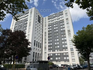 Clermont Ferrand centre ville, T3 de 71.18 m2 environ, DPE C, loué pour 632€ mensuel , parking, asc vue dégagé - photo 3
