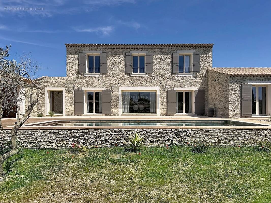 Élégante propriété en pierre neuve avec piscine et pool-house dans un environnement privilégié - photo 1
