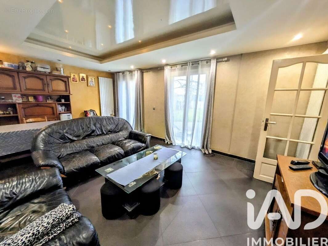 Photo 2 - Maison à LES PAVILLONS-SOUS-BOIS