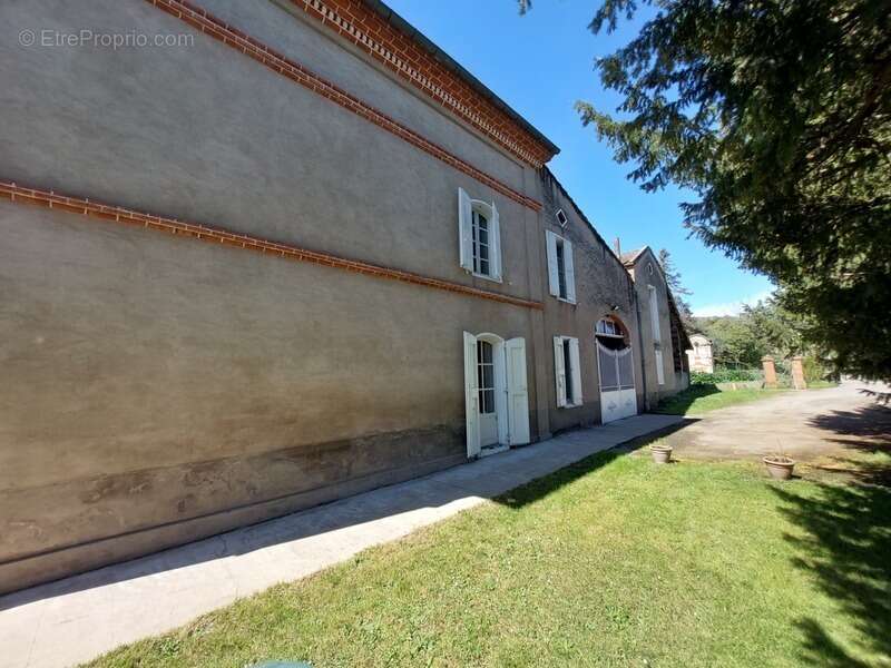 Maison de maitre avec  dependances deux pigeonniers sur parc de 5000m² - photo 51