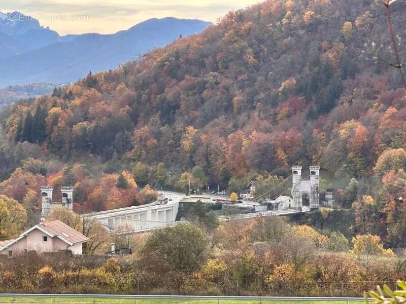 Maison à CRUSEILLES