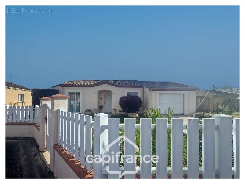 Maison à CASTELCULIER