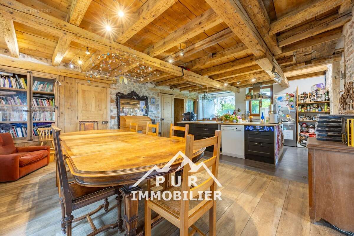 Maison à BONNEVILLE