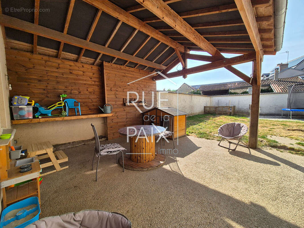 Maison Ceaux En Loudun 206 m2 - photo 2