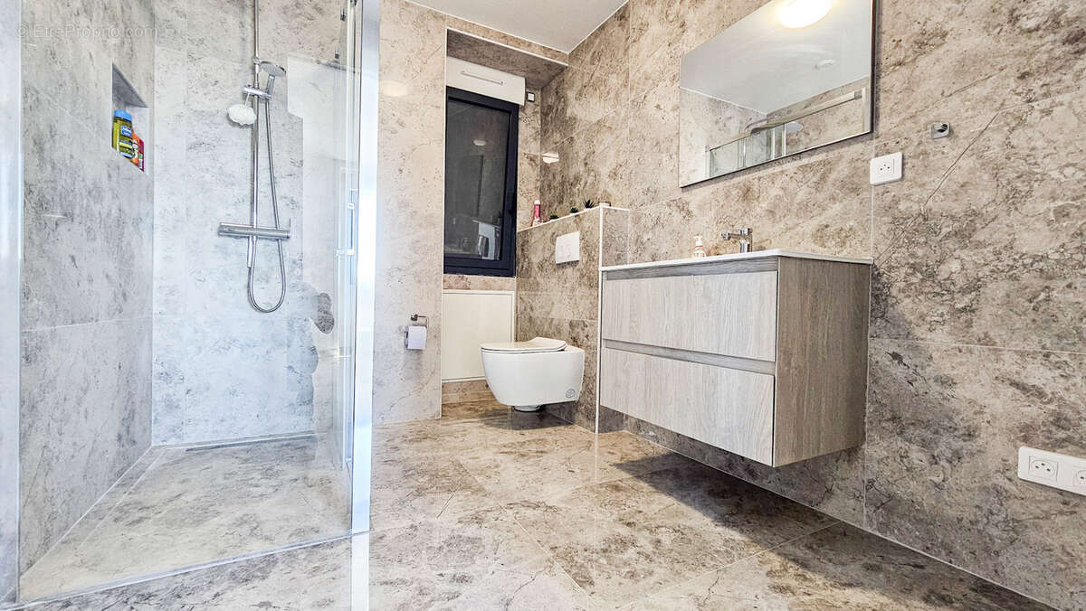 Appartement à SARTROUVILLE