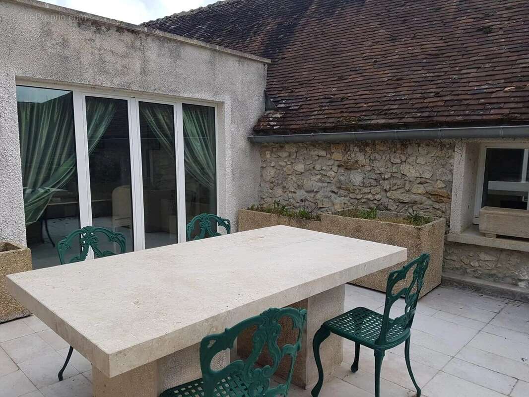 Maison à EGREVILLE